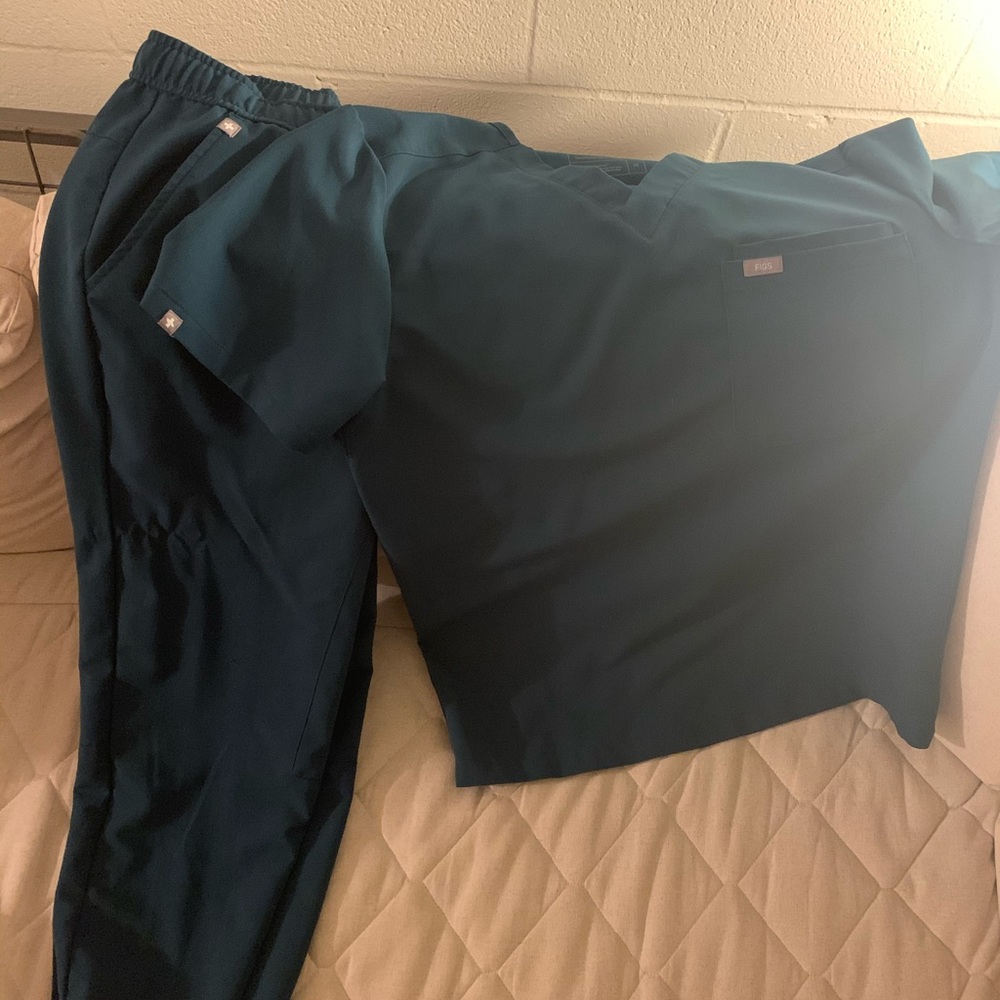 Caribbean Blue Figs. (M)